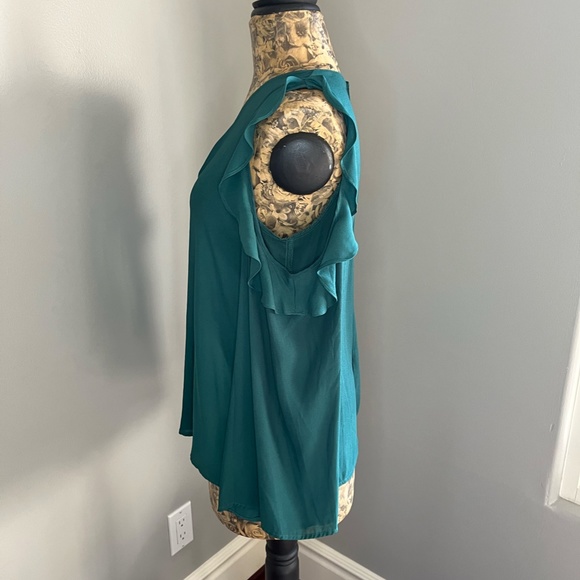 Cold Shoulder Ruffle Top - Picture 2 of 3